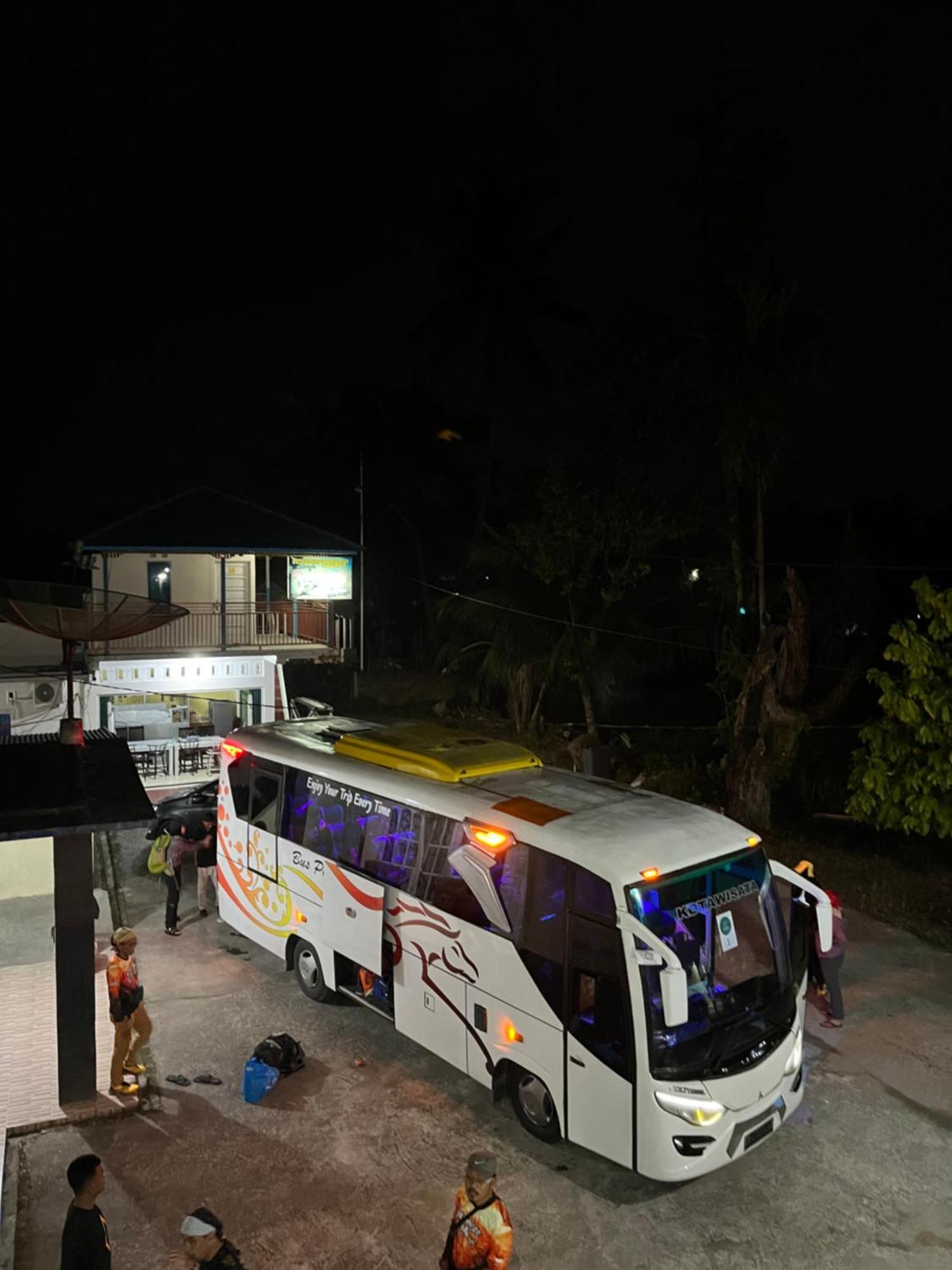 Penginapan Malompek Syariah Padang  Exterior foto